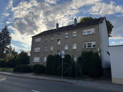 Haus Seite - Etagenwohnung mit 85,00 m² in Bad Schmiedeberg zum Kaufen