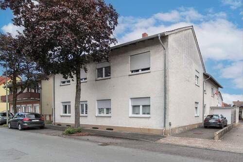 Haus Vorderansicht - 1 Zimmer Mehrfamilienhaus, Wohnhaus zum Kaufen in Bad Lippspringe