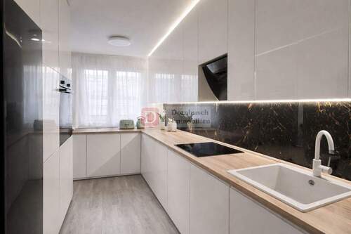 Einbauküche - 3 Zimmer Etagenwohnung zum Kaufen in Frankfurt am Main