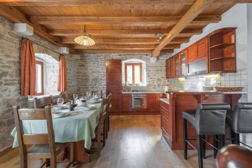 Vollwertige Küche - 5 Zimmer Einfamilienhaus in Solta