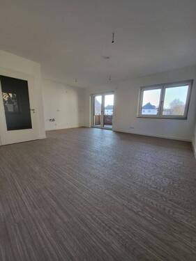 Beispiel Wohnzimmer mit Küche - 2 Zimmer Etagenwohnung in Halle (Saale)