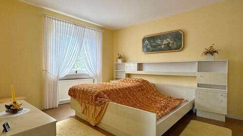  Schlafzimmer - 