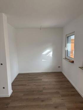 Wohn-/Essbereich EG - Reihenendhaus mit 150,00 m² in Koblenz zur Miete