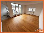 Wohnzimmer__ - Renovierte DG 3.OG, 3-ZKB-Terrasse, TL-Bad m Dusche. Gäste-WC, EBK
