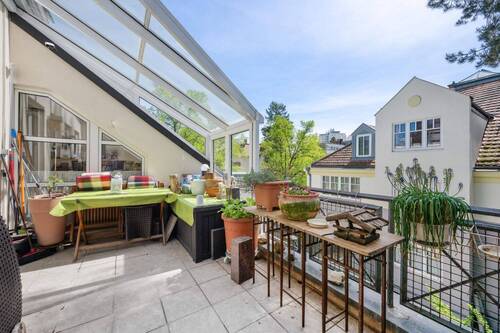 Südterrasse mit Blick zum Garten - 
