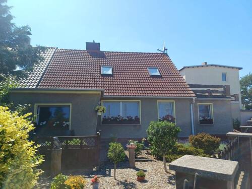 Straßenansicht - Doppelhaushälfte mit 149,80 m² in Cottbus zum Kaufen