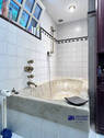Badezimmer mit Wanne - 