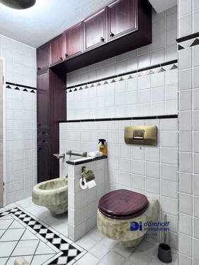 Badezimmer mit Wanne - 