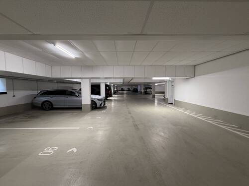 Tiefgaragenstellplatz - 