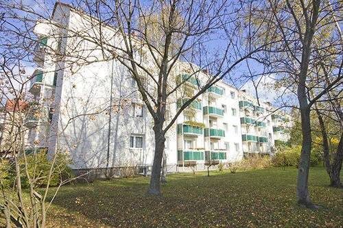 Ansicht hinten - In der Herrichtung! Tolle 2-Zimmerwohnung, Dusche, Balkon....