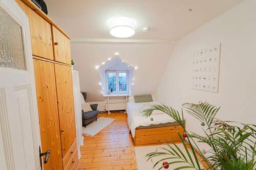 Schlafzimmer - 3 Zimmer Etagenwohnung zum Kaufen in Lübeck