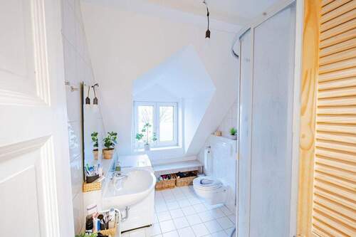 Duschbad - 1 - 3 Zimmer Etagenwohnung in Lübeck