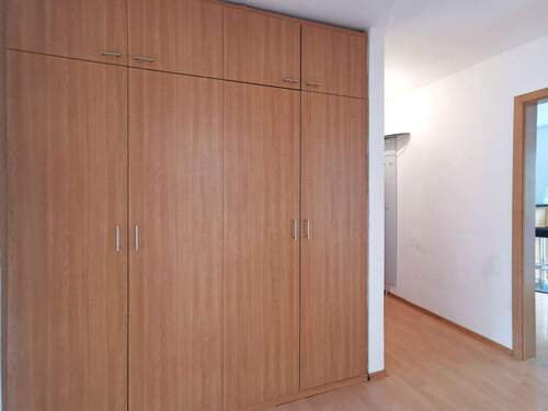 Einbauschrank mit viel Stauraum - 