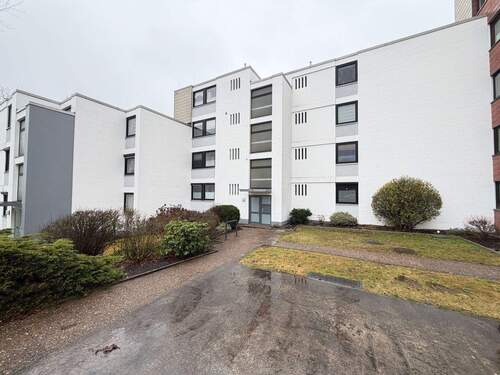Außenansicht - Modernisierte 3-Zimmer-Wohnung mit Balkon in stadtnaher Lage von Lüneburg