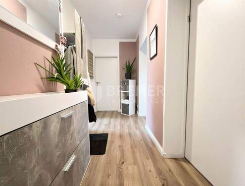 Flur - 3 Zimmer Etagenwohnung zum Kaufen in Lüneburg