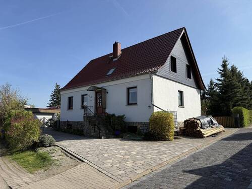 Straßenseite - 7 Zimmer Mehrfamilienhaus, Wohnhaus zum Kaufen in Quedlinburg