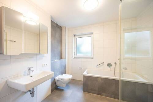 Badezimmer - Etagenwohnung mit 94,20 m&sup2; in Murr zum Kaufen
