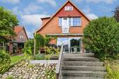 Rückansicht - Charakterhaus in ruhiger Lage - für Handwerker und Macher, die beim Keller nicht zurückschrecken