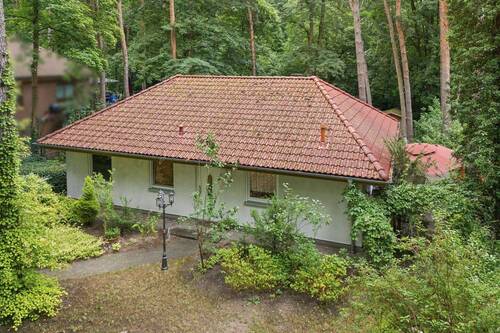 Bild 1 - Bungalowtraum im Grünen - flexibel befahrbares Grundstück und moderne Ausstattung