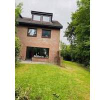Bad Bramstedt Grosses Endreihenhaus 150 qm WFL 6 Zi. 2 Bäder, GWC, EBK, Keller, Grd 505 qm
