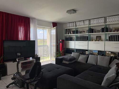 Wohn- und Esszimmer - 2 Zimmer Etagenwohnung zum Kaufen in Reichelsheim / Beienheim