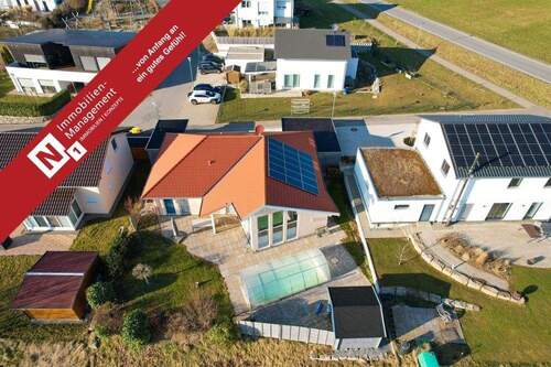 Titelbild - Sonnendurchfluteter Bungalow mit einem Hauch von Luxus im Drei-Seen-Eck