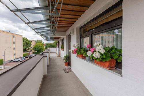 Schöner Laubengang zur Wohnung - Etagenwohnung mit 89,70 m² in Fürstenfeldbruck zum Kaufen