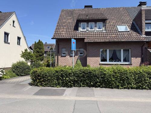 Frontansicht - 5 Zimmer Doppelhaushälfte zum Kaufen in Menden / Lendringsen