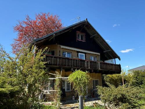 Hausansicht - 6 Zimmer Mehrfamilienhaus, Wohnhaus zum Kaufen in Erkner