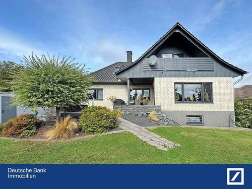 Bild 1 - Großzügiges Einfamilienhaus mit stilvoll modernisiertem Ambiente und weitläufigem Grundstück
