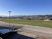 Ausblick - 2025 komplett renovierte (+neuem Bad) stilvolle 2-Raum-EG-Wohnung mit Balkon in Weiler-Simmerberg