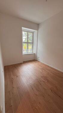 Helles Zimmer mit Fenster - Etagenwohnung mit 99,00 m&sup2; in Oldenburg zur Miete