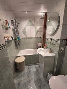 Bad - **Schöne Dreiraumwohnung mit Balkon und Einbauküche im TOPZUSTAND, KAUFEN statt mieten!!***