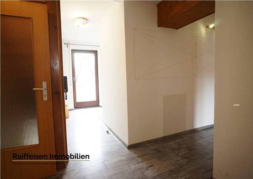 Raiffeisenstraße 13 - 