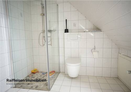 Raiffeisenstraße 21 - 
