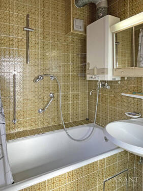 Bad EG - 6 Zimmer Mehrfamilienhaus, Wohnhaus in Schorndorf