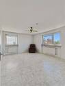 Wohnzimmer - Bezugsfreie 2-Zimmer-Wohnung mit EBK und Aufzug, tageslicht Bad