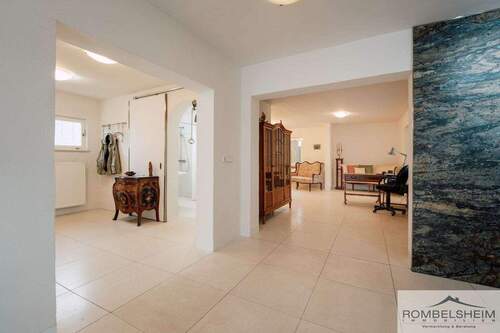 Wohnzimmer - 5 Zimmer Einfamilienhaus in Koblenz