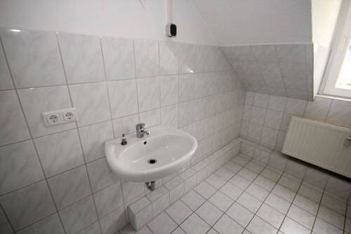 Bad - Etagenwohnung mit 35,00 m² in Döbeln zur Miete