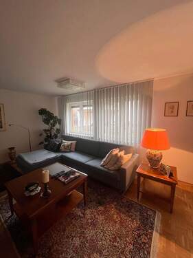 Wohnzimmer - 2 Zimmer Etagenwohnung in Nürnberg