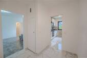 Flur-Blick WZ-EKB - 