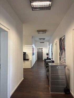 Aufzug direkt ins Büro - Büro in Fürth