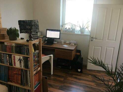 Helles Arbeitszimmer - 