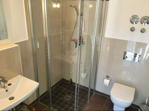 Modernes Badezimmer - 