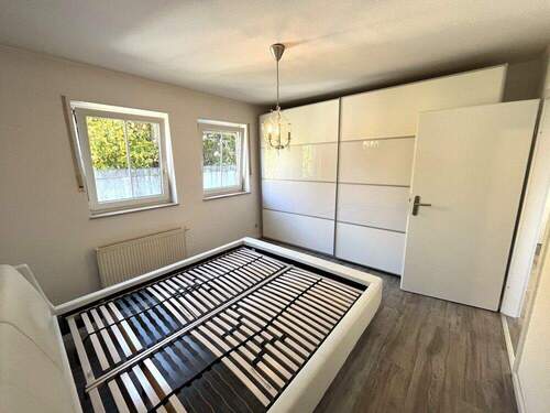 Schlafzimmer möbliert - 