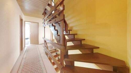 03_Treppenhaus - Einfamilienhaus mit 204,60 m&sup2; in Bad Endbach zum Kaufen