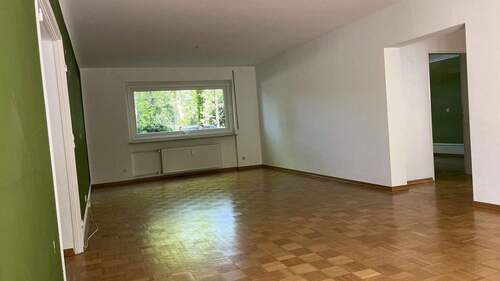 Wohnzimmer nach Norden - 4 Zimmer Etagenwohnung in Frankfurt am Main