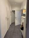 Moderner Flur mit Dekor - 2 Zimmer Etagenwohnung zur Miete in Oldenburg