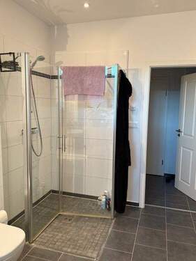 Modernes Badezimmer - Etagenwohnung mit 68,10 m&sup2; in Oldenburg zur Miete