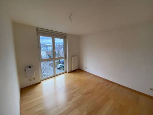 Helles Zimmer mit Fenster - Etagenwohnung mit 83,30 m&sup2; in Weil am Rhein zur Miete